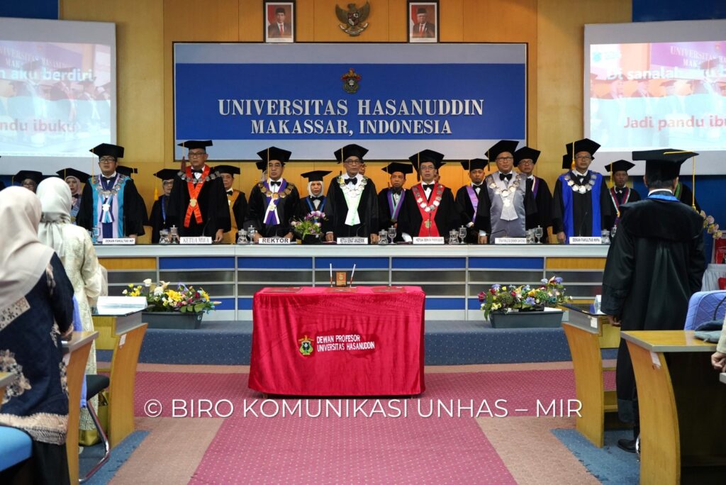 Lagi, Tiga Guru Besar Unhas Dikukuhkan di Bidang Ilmu Geofisika/Geomorfologi, Bidang Ilmu Akuntansi Manajemen, dan Bidang Sistem Informasi Perikanan Tangkap