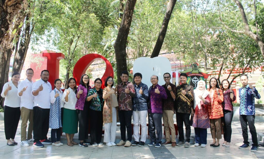 Fakultas Kedokteran Universitas Udayana Bali Studi Banding ke FKG Unhas
