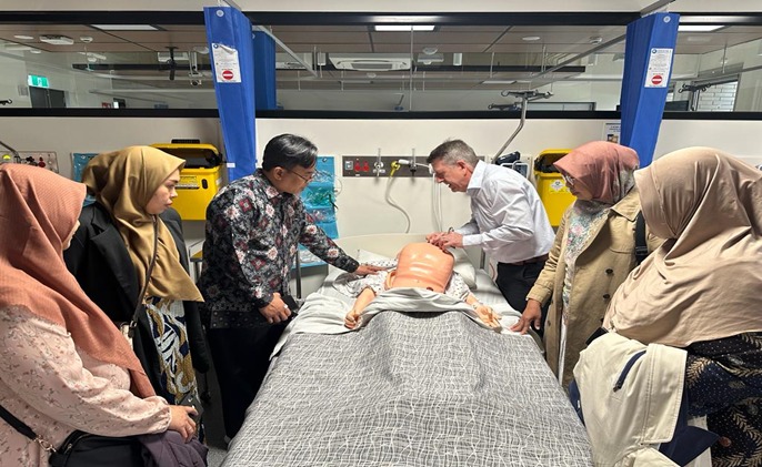 Faculty of Nursing Leaders Initiate and Follow-Up on Collaboration in Australia Monash