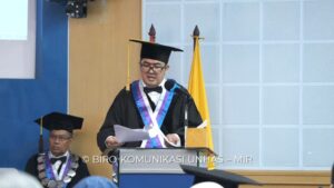 Dekan FIKP Unhas Dikukuhkan Sebagai Guru Besar Bidang Ilmu Oseanografi Perikanan