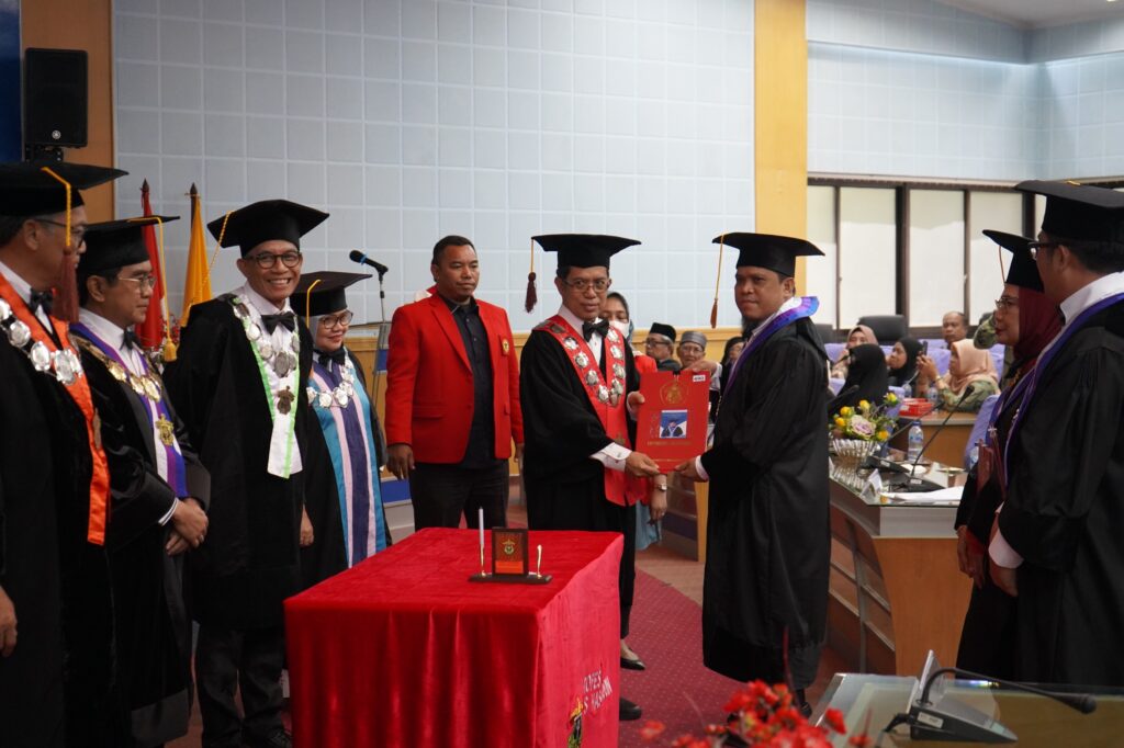 Unhas Kukuhkan Guru Besar Baru Bidang Ilmu Pemetaan pada Fakultas Ilmu Kelautan dan Perikanan