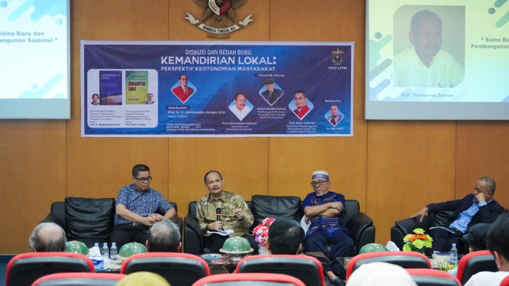 Unhas Gelar Diskusi dan Bedah Buku "Kemandirian Lokal", Sebuah Karya Pemikiran Prof. A. Mappadjantji dan Prof. Radi A. Gany