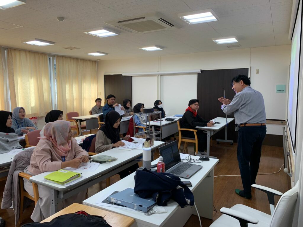 FKep Unhas dan Perusahaan Jepang Kolaborasi Hadirkan Pusat Pelatihan Caregiver