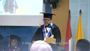 Dekan FIKP Unhas Dikukuhkan Sebagai Guru Besar Bidang Ilmu Oseanografi Perikanan
