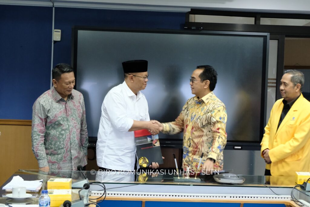 Penandatangan Nota Kesapahaman antara Unhas dan Universitas Terbuka dan untuk Peningkatan Kerja Sama Akademik