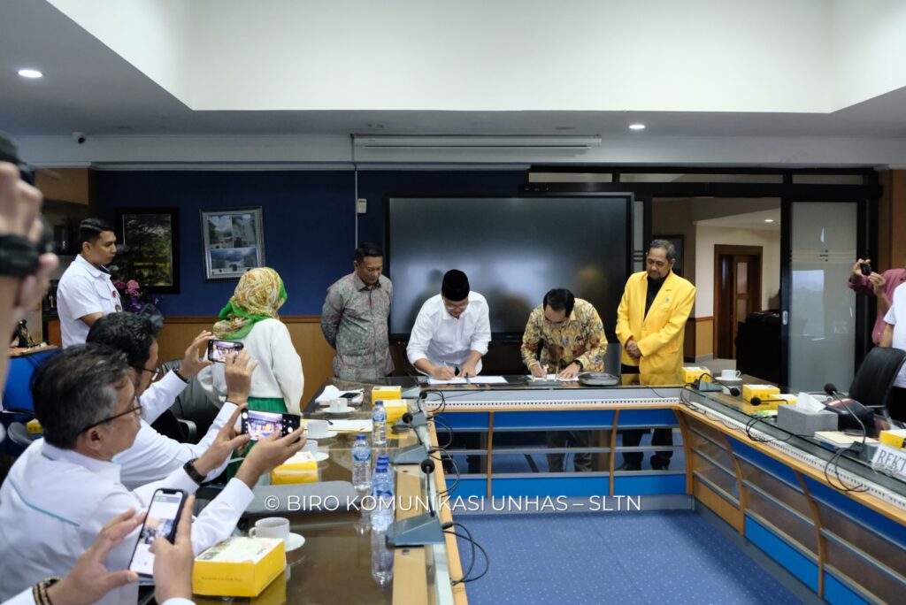 Penandatangan Nota Kesapahaman antara Unhas dan Universitas Terbuka dan untuk Peningkatan Kerja Sama Akademik