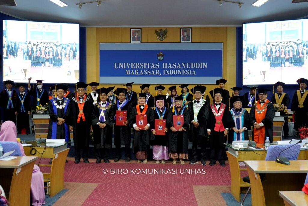 Rektor Unhas Kukuhkan Empat Guru Besar Baru dalam Bidang Ilmu yang Beragam