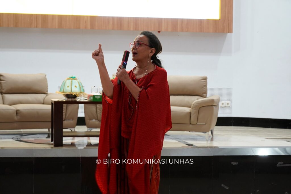 50 Tahun Perjalanan Sinematik Christine Hakim, Menginspirasi dan Memotivasi Mahasiswa Unhas