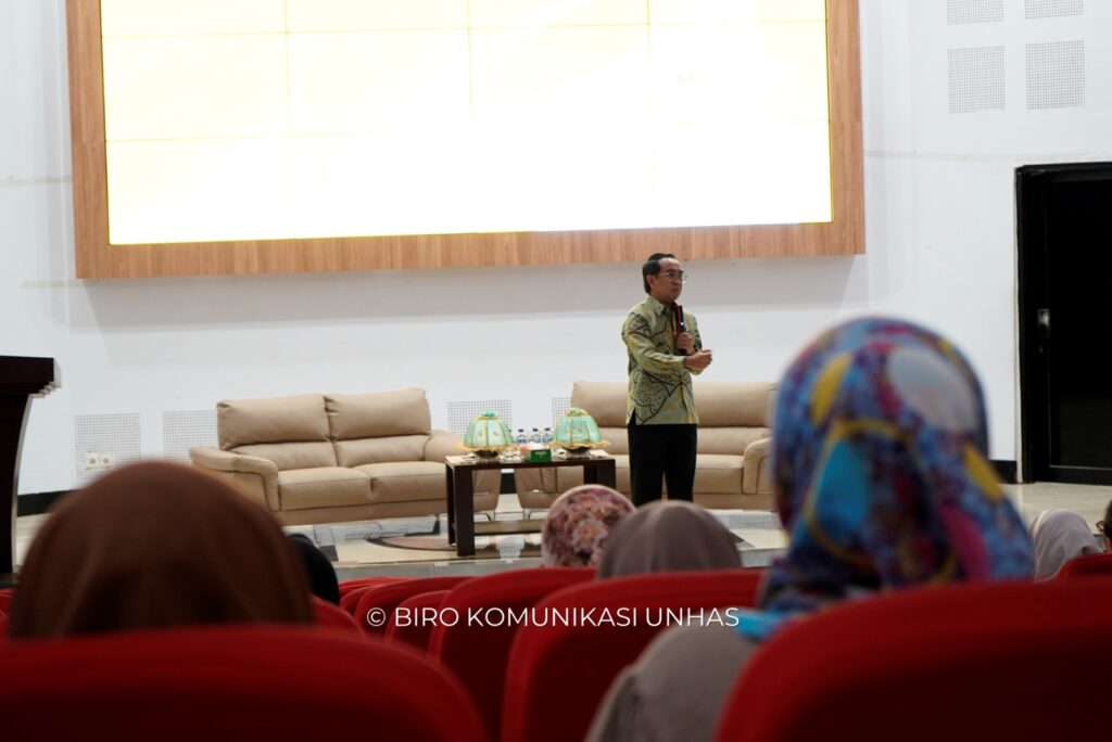 50 Tahun Perjalanan Sinematik Christine Hakim, Menginspirasi dan Memotivasi Mahasiswa Unhas