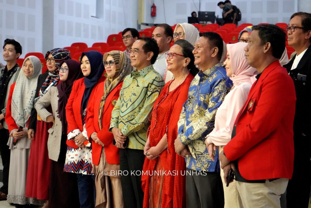 50 Tahun Perjalanan Sinematik Christine Hakim, Menginspirasi dan Memotivasi Mahasiswa Unhas