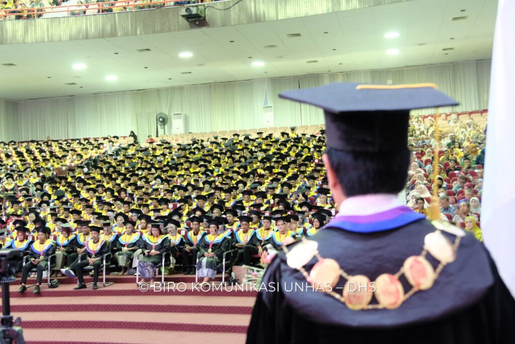 Unhas Hasilkan 1587 Wisudawan Baru Pada Periode Wisuda Desember 2023