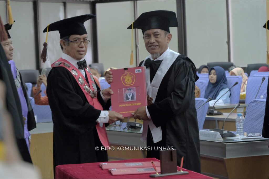 Pengukuhan Tiga Guru Besar Baru di Unhas: Menguatkan Keahlian di Fakultas Ekonomi dan Bisnis, Kesehatan Masyarakat, dan Kedokteran