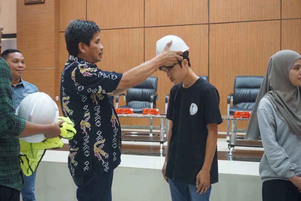 Pelepasan Mahasiswa PKL 1 Gelombang 6 Fakultas Kehutanan Unhas, Dekan: Jaga Kekompakan dan Kesehatan di Lapangan