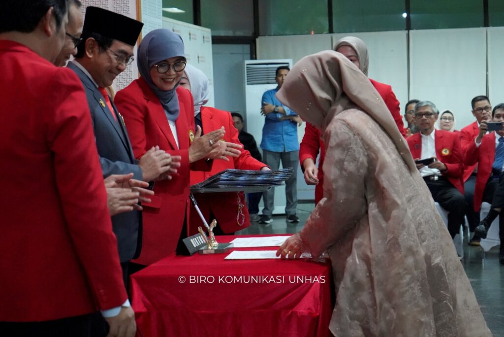 Pelantikan dan Pengambilan Sumpah 77 Pejabat Baru Unhas, Rektor: Perkuat Kolabrasi