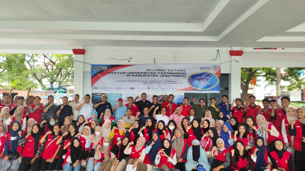 Rektor Unhas Kunjungi Mahasiswa KKN Gelombang 111 di Jeneponto