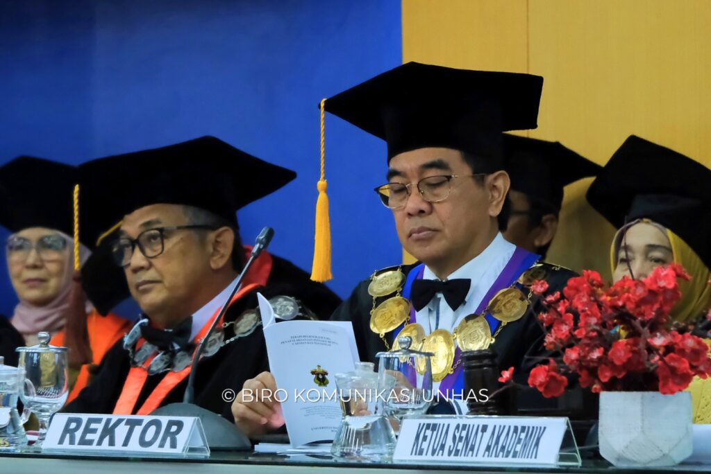 Rektor Unhas Kukuhkan Tiga Profesor Baru Dari Fak. Kedokteran dan FKM
