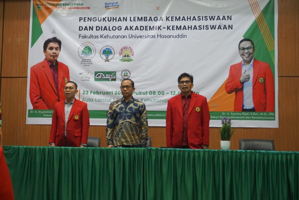 Pengukuhan Bersama Lembaga Kemahasiswaan Fakultas Kehutanan Universitas Hasanuddin Periode 2023-2024