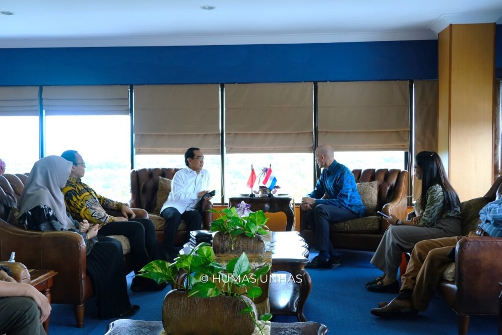 Rektor Unhas Terima Kunjungan Dubes Belanda Lambert Grijns, Bahas Perluasan Kemitraan Bidang Pendidikan