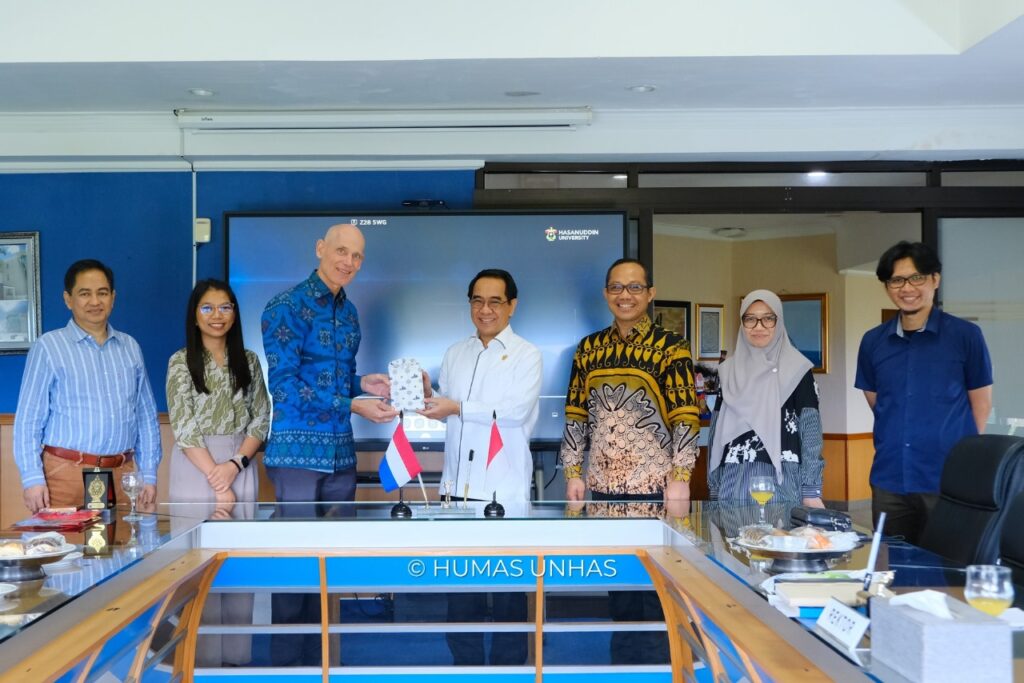Rektor Unhas Terima Kunjungan Dubes Belanda Lambert Grijns, Bahas Perluasan Kemitraan Bidang Pendidikan