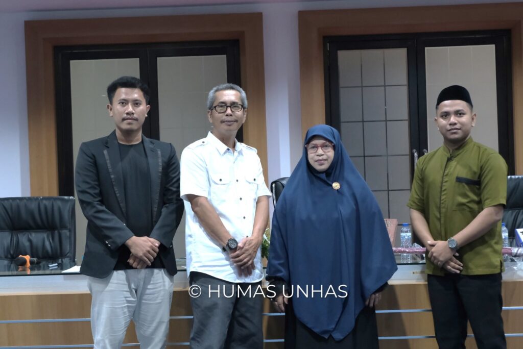 Unhas Terima Kunjungan 130 Siswa Pondok Pesantren Darul Ihsan Kabupaten Sinjai