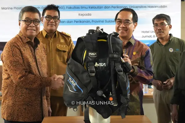 Unhas Dan Pemprov Sulbar Serah Terima Keberlanjutan Konservasi Habitat Penyu di Kepulauan Balabalakang