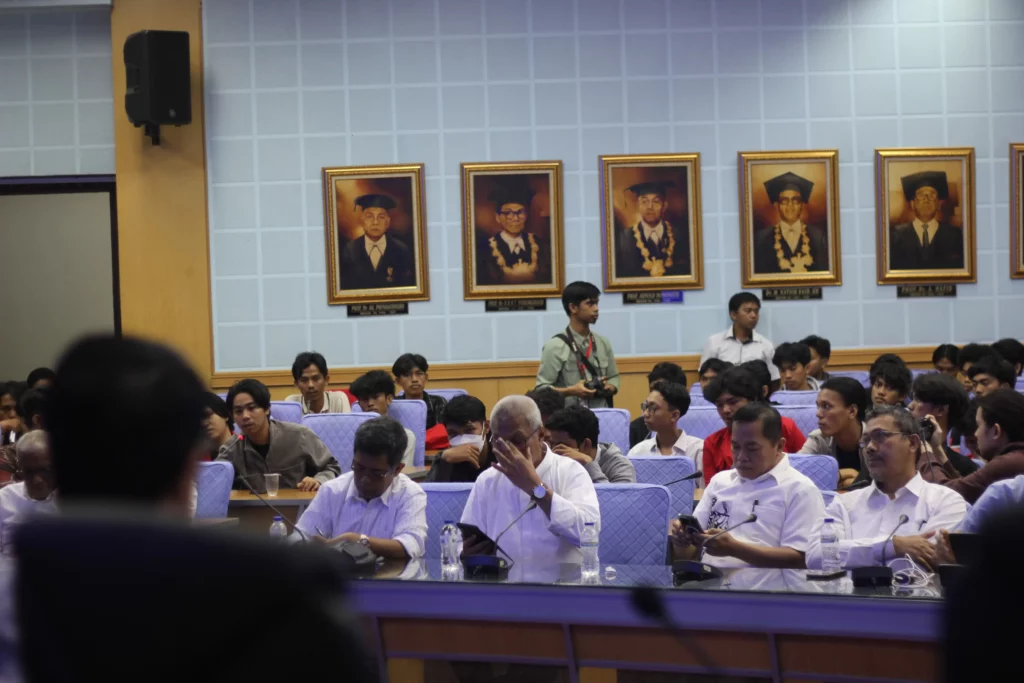 Dialog Bersama Mahasiswa, Rektor Unhas: Tuntutan Turunkan UKT Salah Alamat