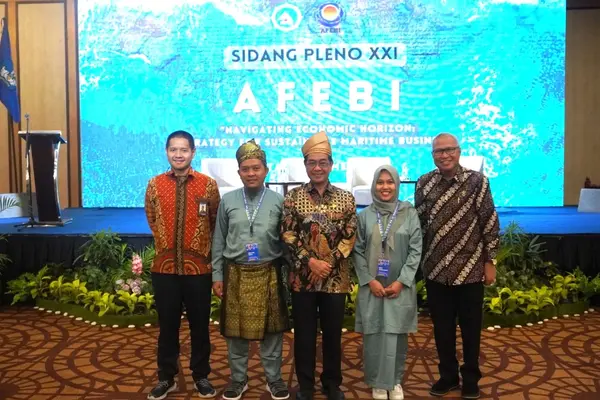 Rektor Unhas Paparkan Integrasi Indeks Pengembangan Ekonomi Biru pada Sidang Pleno AFEBI Di Batam