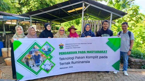 TEKNOLOGI PAKAN KOMPLIT PADA TERNAK RUMINANSIA DI DESA MONCONGLOE LAPPARA KECAMATAN MONCONGLOE KABUPATEN MAROS