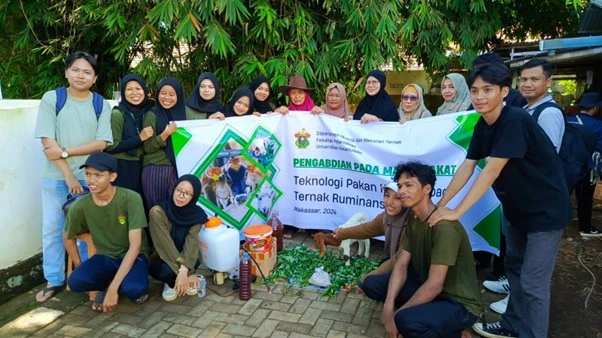 TEKNOLOGI PAKAN KOMPLIT PADA TERNAK RUMINANSIA DI DESA MONCONGLOE LAPPARA KECAMATAN MONCONGLOE KABUPATEN MAROS