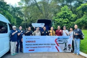 Unhas Berangkatkan Lagi Tim Ketiga Tanggap Darurat dan Bantuan Logistik ke Luwu dan Sidrap