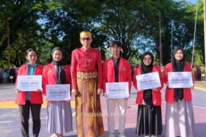 Unhas Serahkan Bantuan Biaya Pendidikan Dana Abadi kepada 86 Mahasiswa