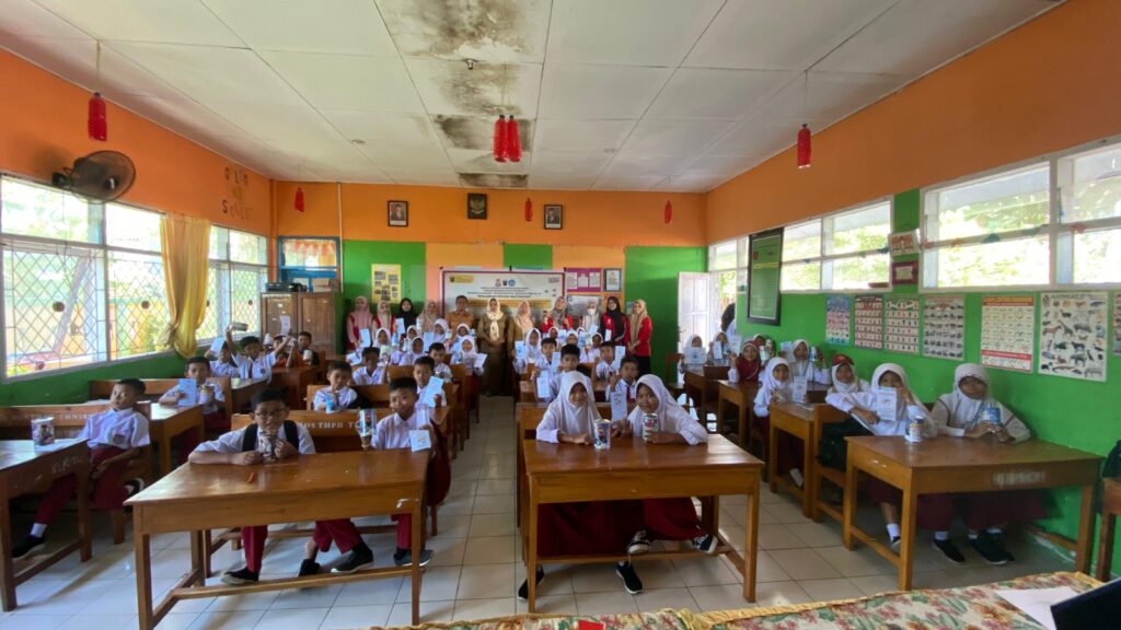 FKep Unhas Berikan Edukasi Peningkatan Kesadaran Demam Berdarah di SD Inpres Kota Makassar