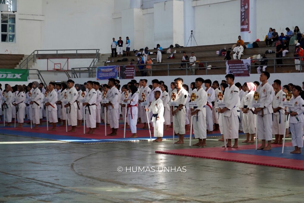 Pembukaan Rektor Unhas Cup XVI, Prof JJ Upaya Pengembangan Bakat Para Atlet Muda