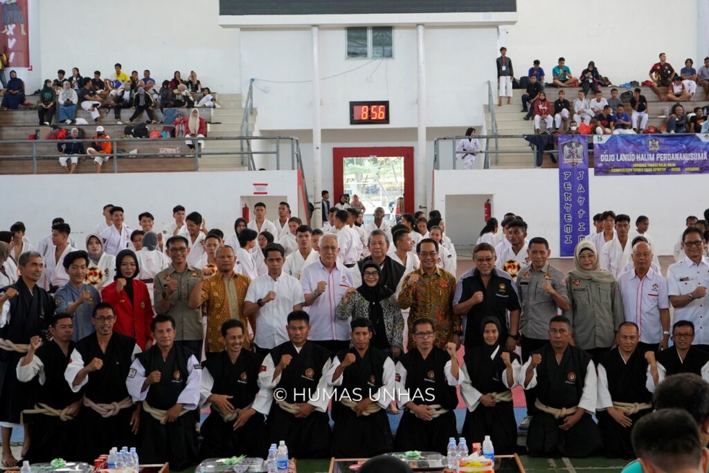 Pembukaan Rektor Unhas Cup XVI, Prof JJ Upaya Pengembangan Bakat Para Atlet Muda