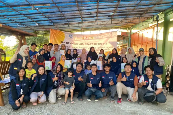 Atasi Masalah Limbah, Mahasiswa Unhas di Takalar Olah Tongkol Jagung Jadi Produk Wirausaha