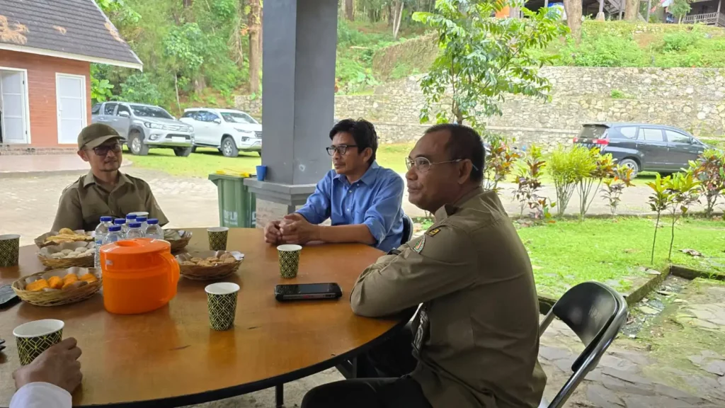 Dukung Tercapainya SDG 13, Program Studi Kehutanan Unhas Gelar Pelatihan Pembuatan Pupuk Organik Cair di Kab. Maros