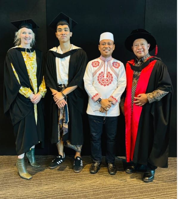 Raih Gelar Ganda, Mahasiswa Unhas Berhasil Wisuda di The Queensland University Australia melalui program Double Degree
