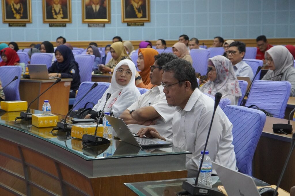 Rektor pada Kick Off Pencapaian IKU Unhas Prestasi IKU Adalah Hasil Kerja Keras Seluruh Sivitas Akademika Unhas