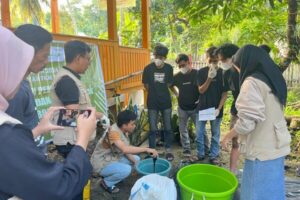 PPK Ormawa LD Al-Aafiyah Unhas Luncurkan Desa Sehat Aman Limbah di Bone