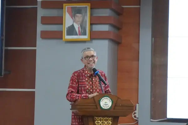 Sekretaris Universitas Hasanuddin jadi Narasumber Seminar Nasional Unkhair 2024