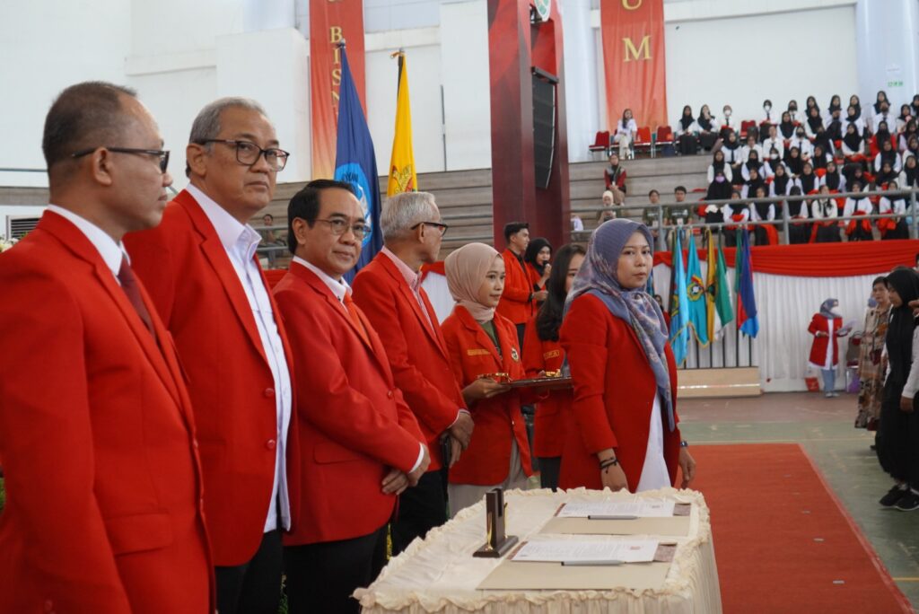 Unhas Selenggarakan Prosesi Penerimaan Bagi 9.105 Mahasiswa Baru Jenjang Sarjana dan Sarjana Terapan