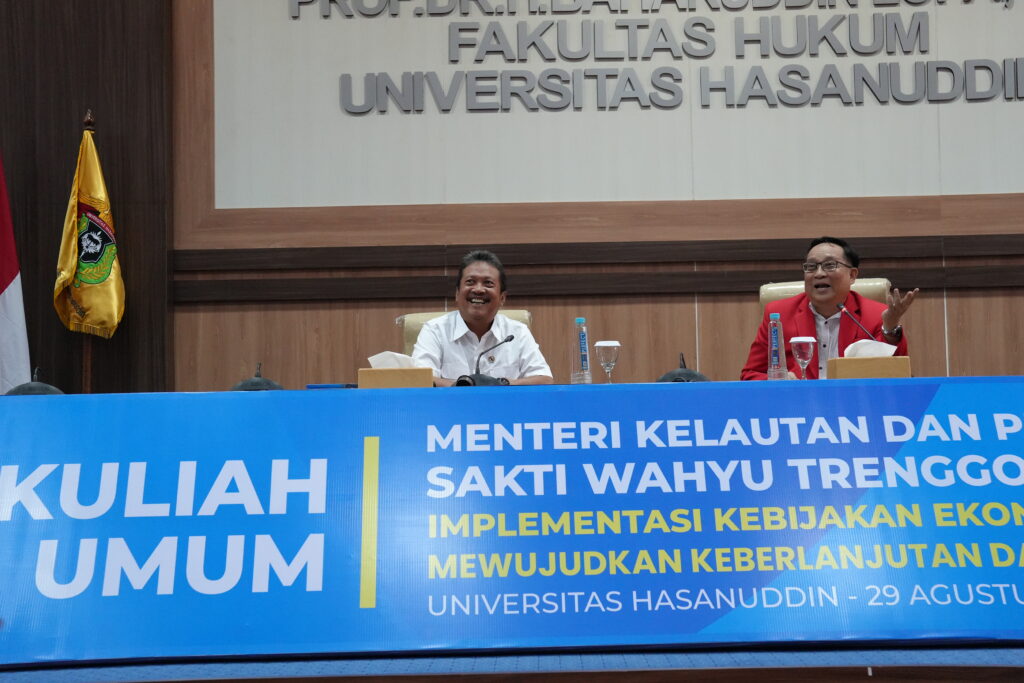 Beri Kuliah Umum di Unhas, Menteri Trenggono Jelaskan Implementasi Kebijakan Ekonomi Biru