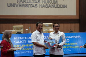 Beri Kuliah Umum di Unhas, Menteri Trenggono Jelaskan Implementasi Kebijakan Ekonomi Biru