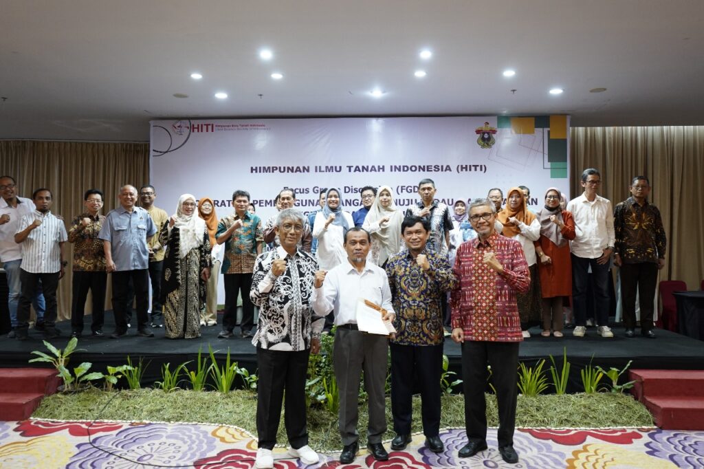 Dilantik Pengurus HITI Komda Sulselbar, Dosen Unhas Ketua Umum