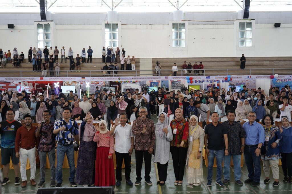 International Student Festival 2024 Unhas: Perkuat Interaksi Global Melalui Budaya
