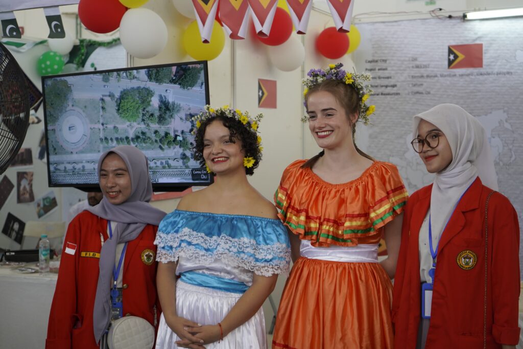 International Student Festival 2024 Unhas: Perkuat Interaksi Global Melalui Budaya