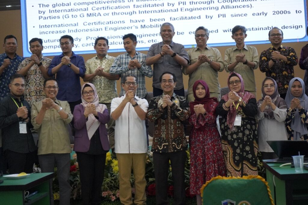 Rektor Unhas Jadi Narasumber Forum Dekan Teknik Indonesia, Bahas Tantangan Global Insinyur Indonesia