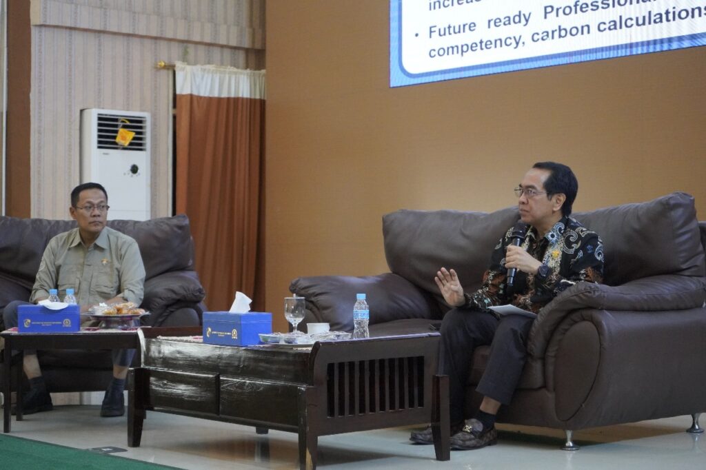 Rektor Unhas Jadi Narasumber Forum Dekan Teknik Indonesia, Bahas Tantangan Global Insinyur Indonesia