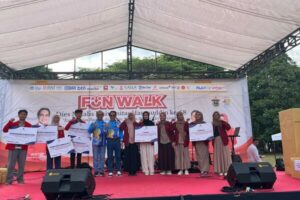 Unhas Beri Penghargaan Mahasiswa Berprestasi di Puncak Perayaan Dies Natalis