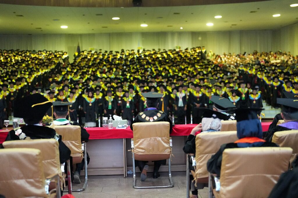 Unhas Selenggarakan Wisuda Periode September Tahun Akademik 20242025 Bagi 2771 Lulusan Baru